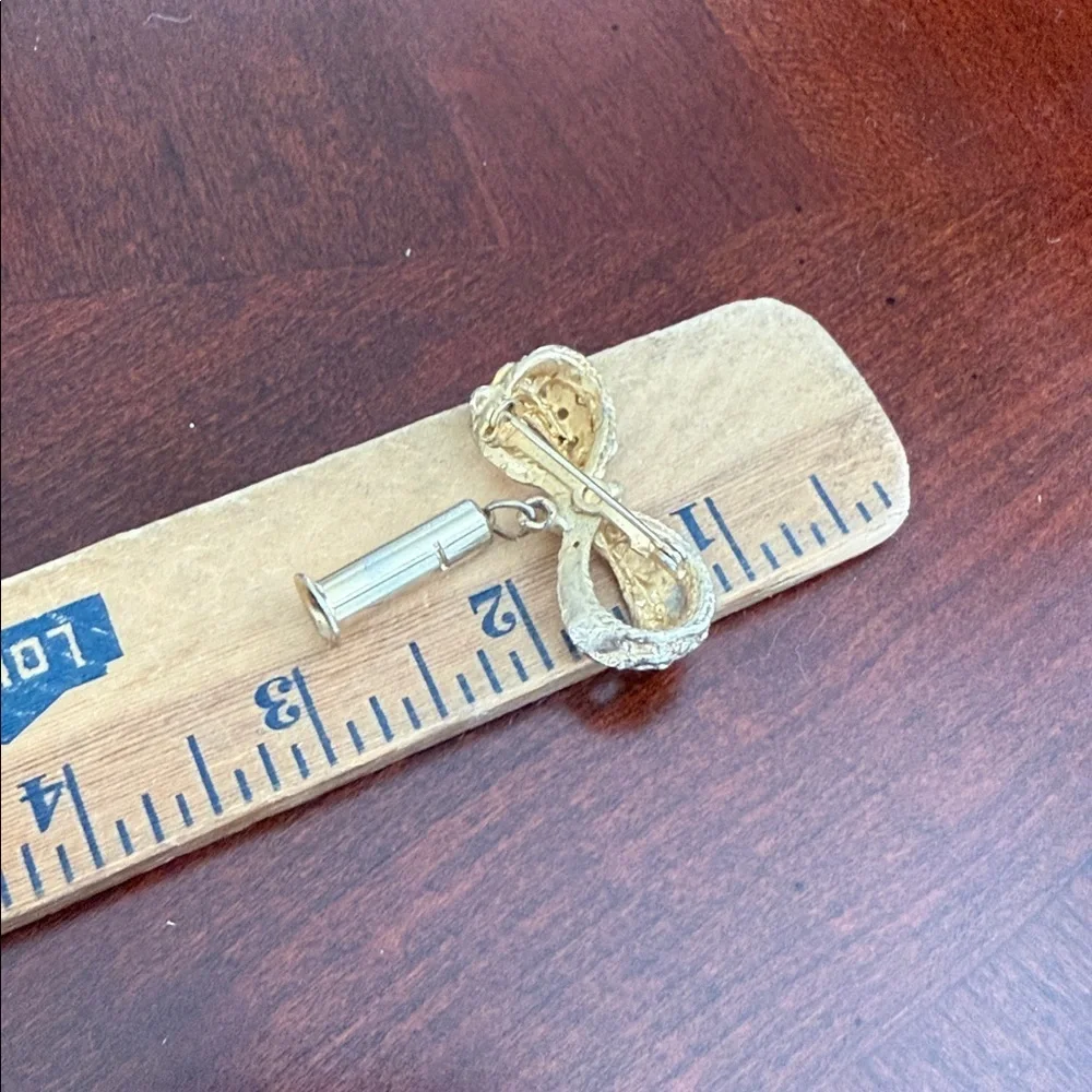 Vintage Gold Tone Bow Brooch
